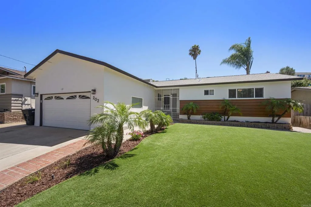 202 E J St, Chula Vista, California 91910 home-pic-18